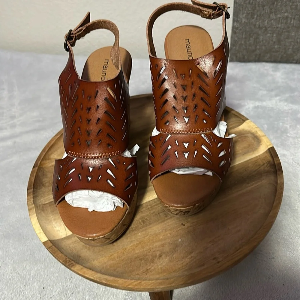 Women’s wedge sandals